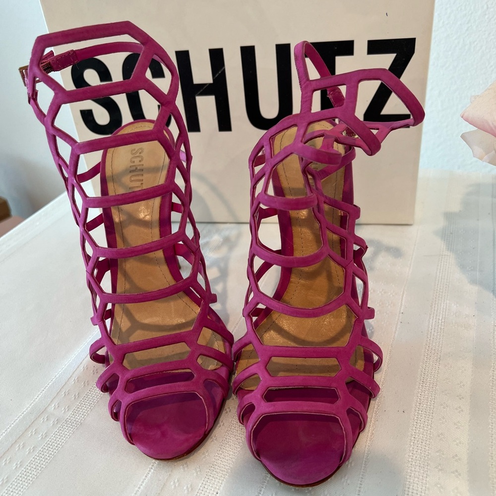 Schultz - Picture 2 of 8